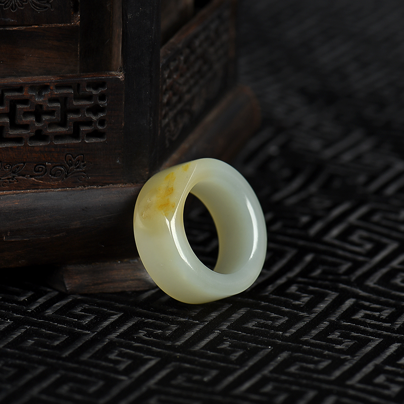 和田青白玉戒指-红掌柜