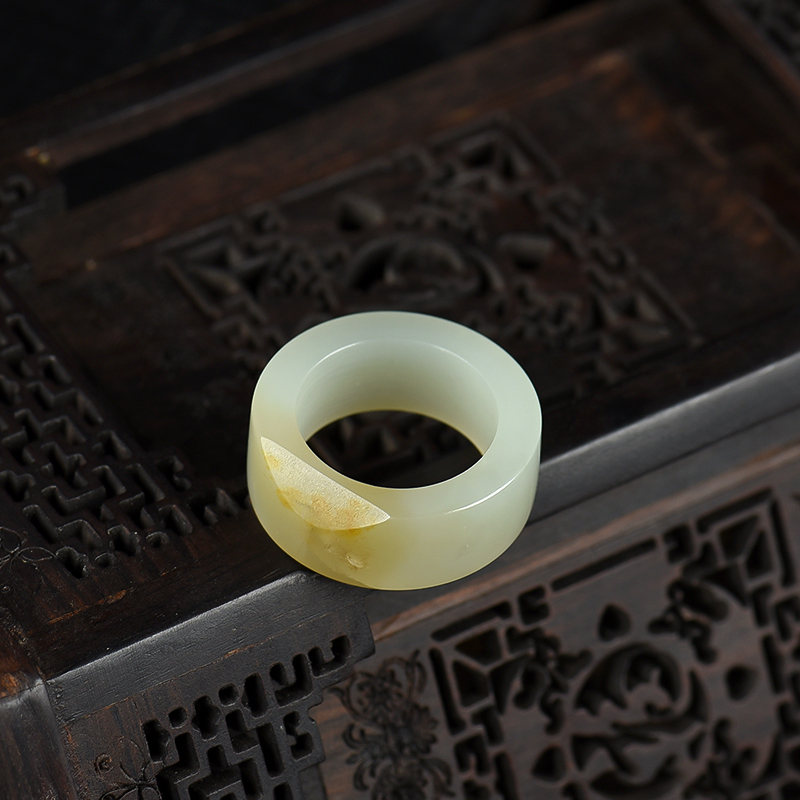 和田玉戒指-红掌柜