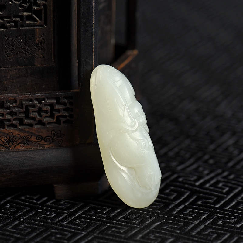 天然籽料和田白玉马上封侯吊坠-红掌柜