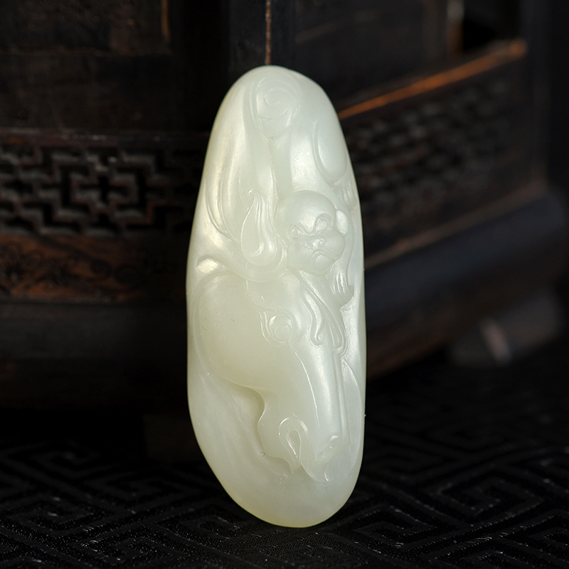 和田白玉马上封侯吊坠-红掌柜