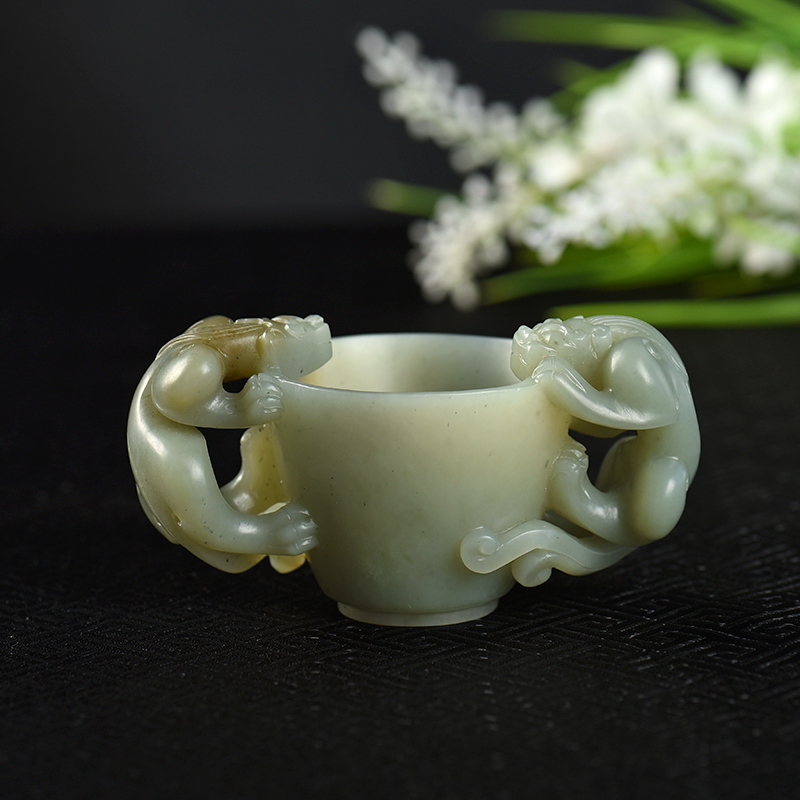 新疆天然山料和田青白玉辰龙酒樽-红掌柜
