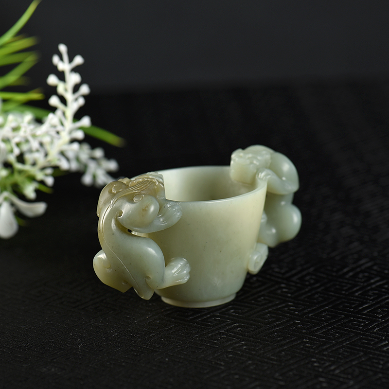 新疆山料和田青白玉辰龙酒樽-红掌柜