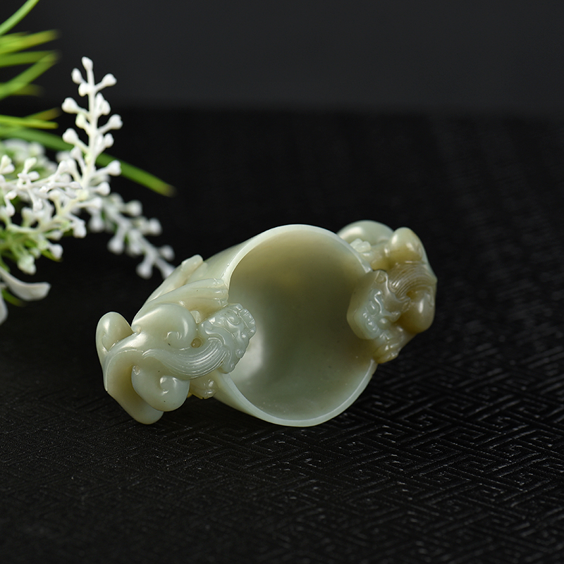 新疆天然和田青白玉辰龙酒樽-红掌柜