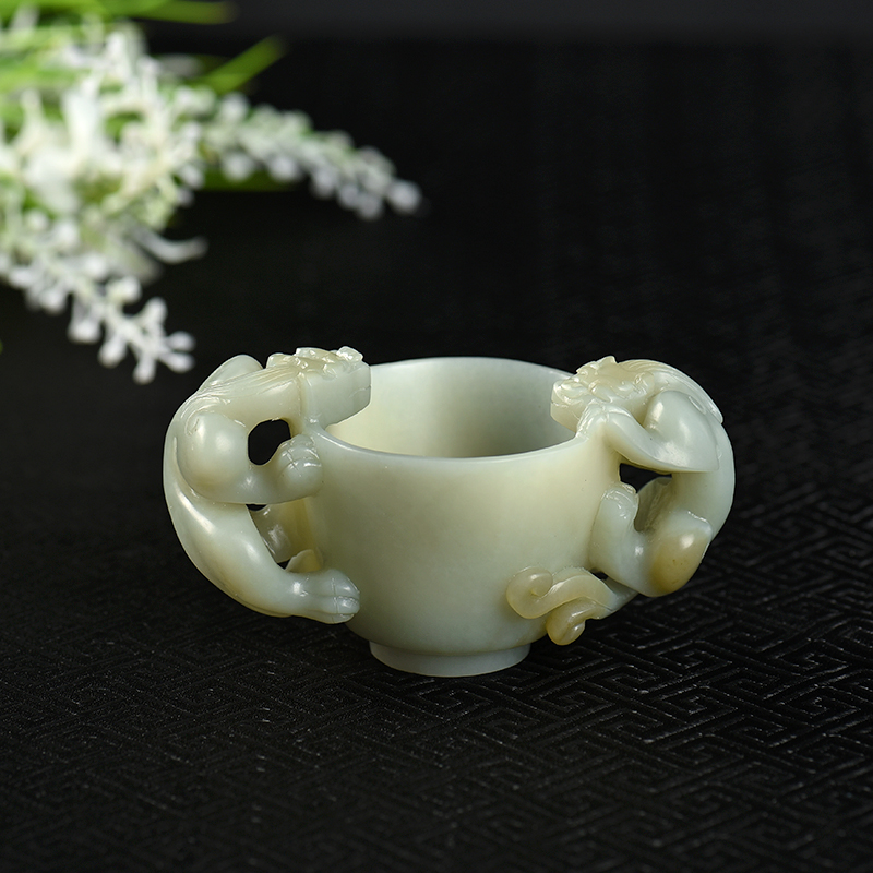新疆天然山料和田青白玉辰龙酒樽-红掌柜