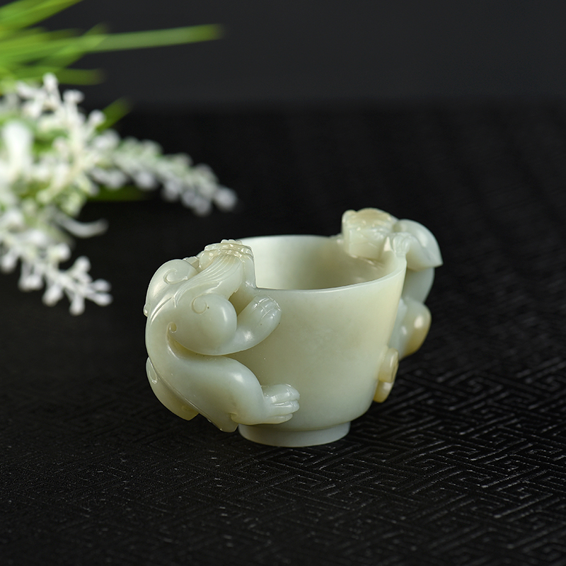 天然山料和田青白玉辰龙酒樽-红掌柜