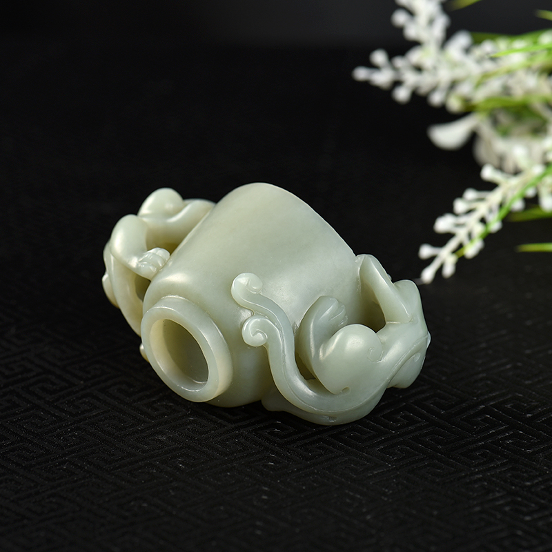 新疆天然山料和田青白玉酒樽-红掌柜