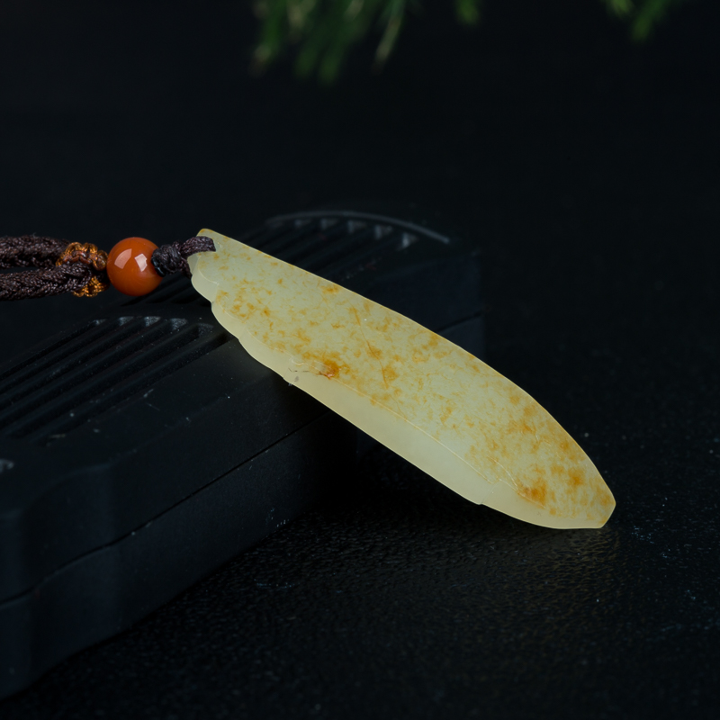 籽料和田白玉随形吊坠-红掌柜