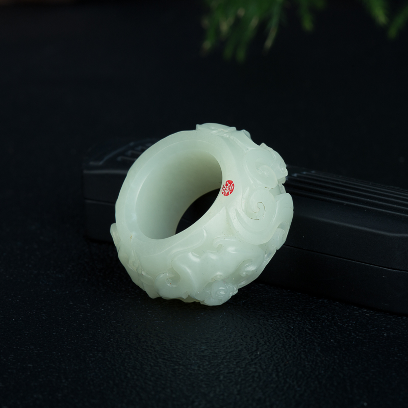 天然新疆籽料和田青白玉扳指-红掌柜