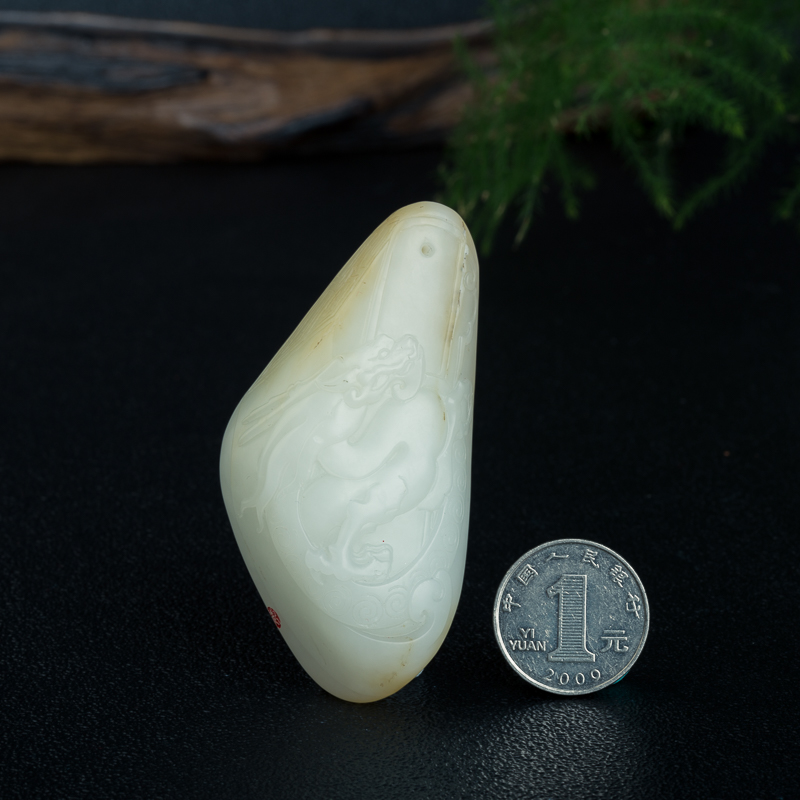 天然俄罗斯山料和田白玉龙手把件-红掌柜
