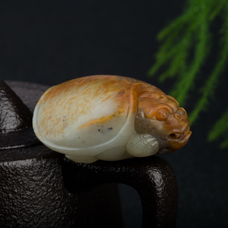 籽料俏色和田玉龙龟吊坠-红掌柜