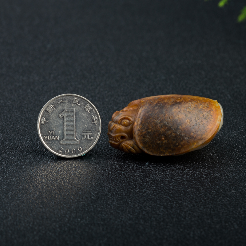 籽料俏色和田玉龙龟挂坠-红掌柜