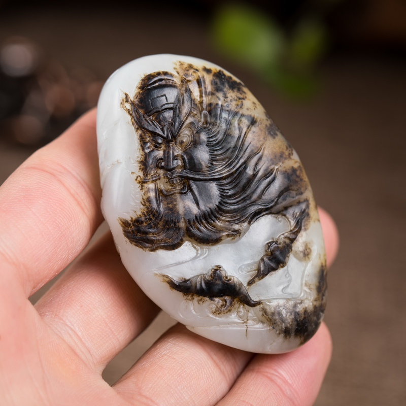 籽料俏色和田玉吊坠-红掌柜