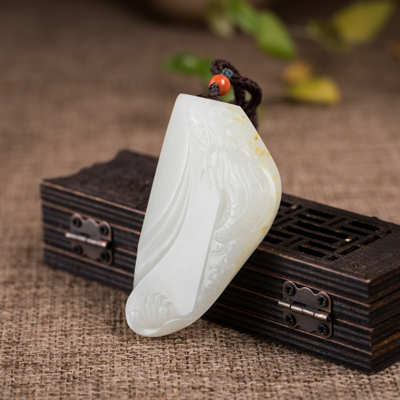 天然和田白玉龙牌吊坠-红掌柜