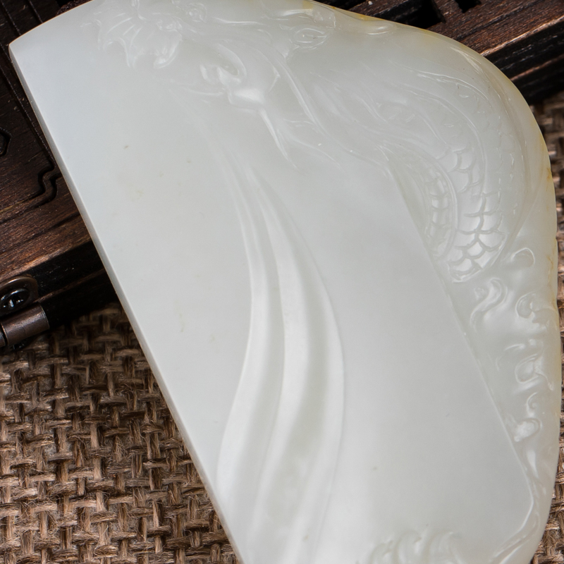 天然新疆籽料和田白玉龙牌吊坠-红掌柜