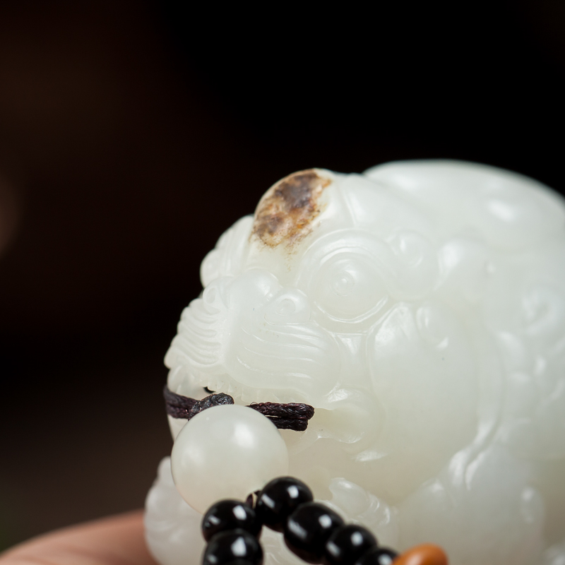 天然和田白玉貔貅吊坠-红掌柜