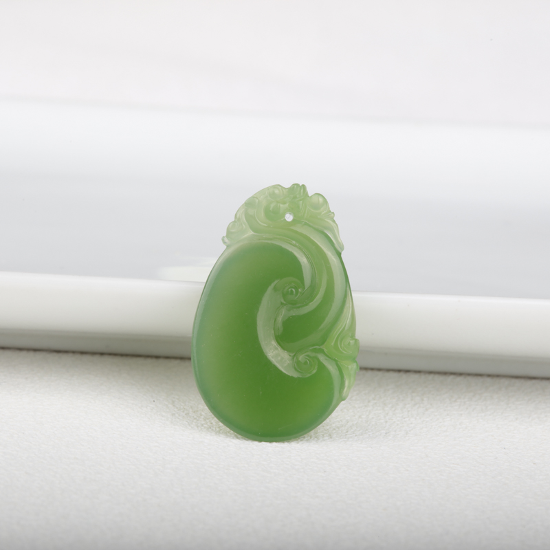 俄罗斯山料和田碧玉如意吊坠-红掌柜