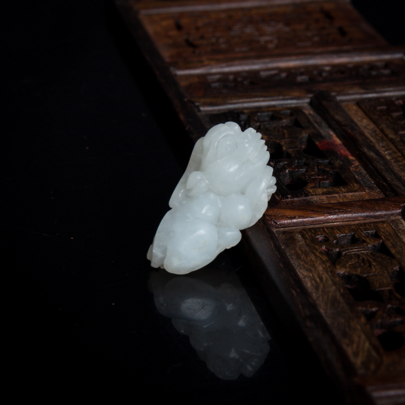 山料和田玉貔貅吊坠-红掌柜