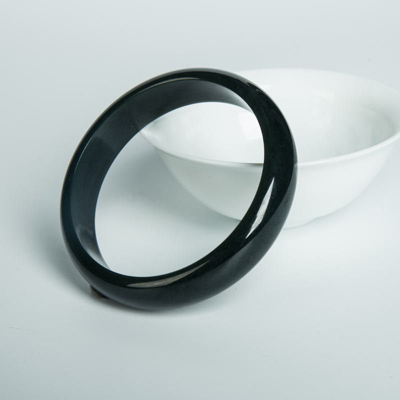 59mm和田墨玉光面平安镯-红掌柜