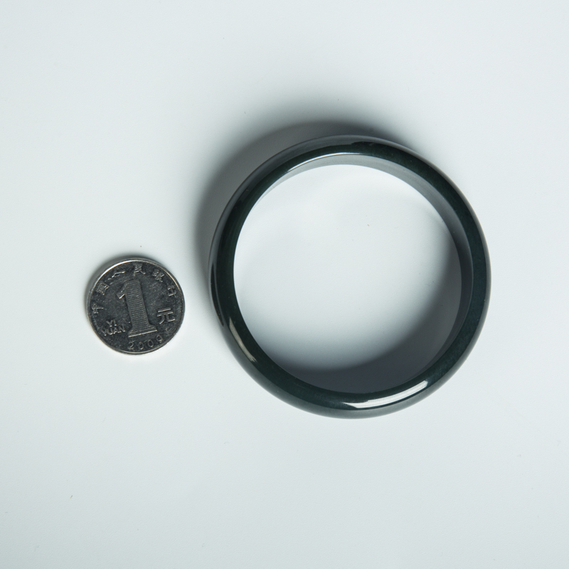 59mm山料和田墨玉光面平安镯-红掌柜