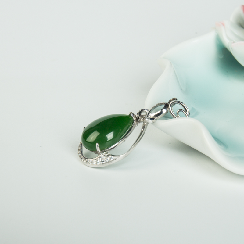 银镶和田碧玉水滴吊坠-红掌柜