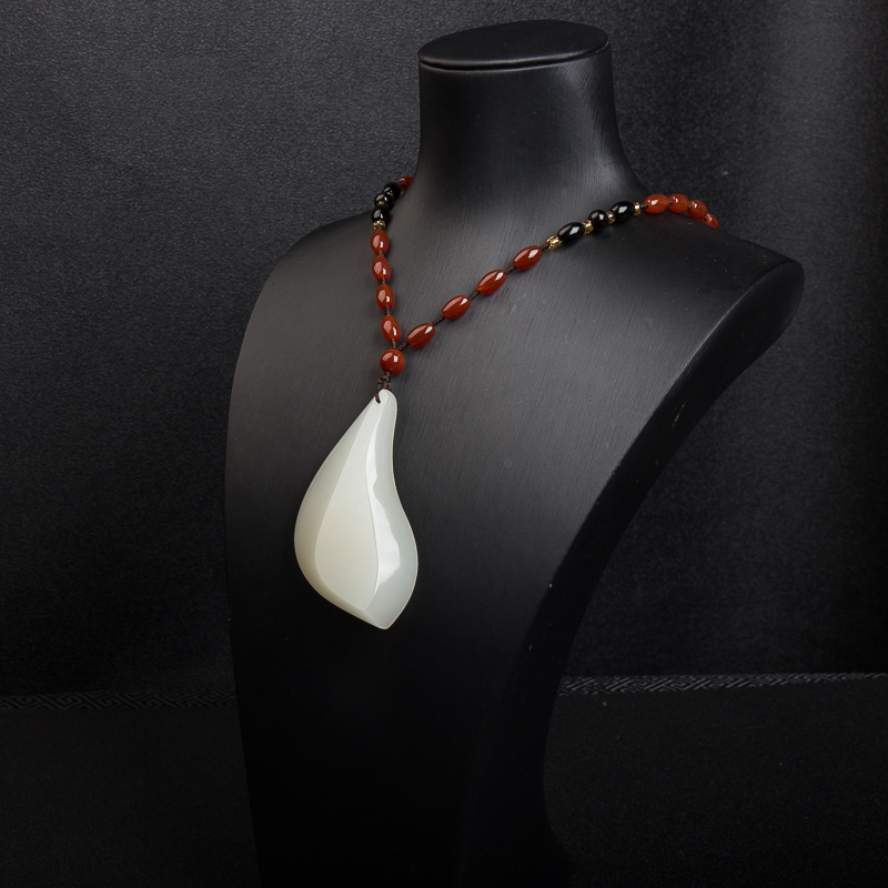 俄罗斯和田白玉平安吊坠-红掌柜