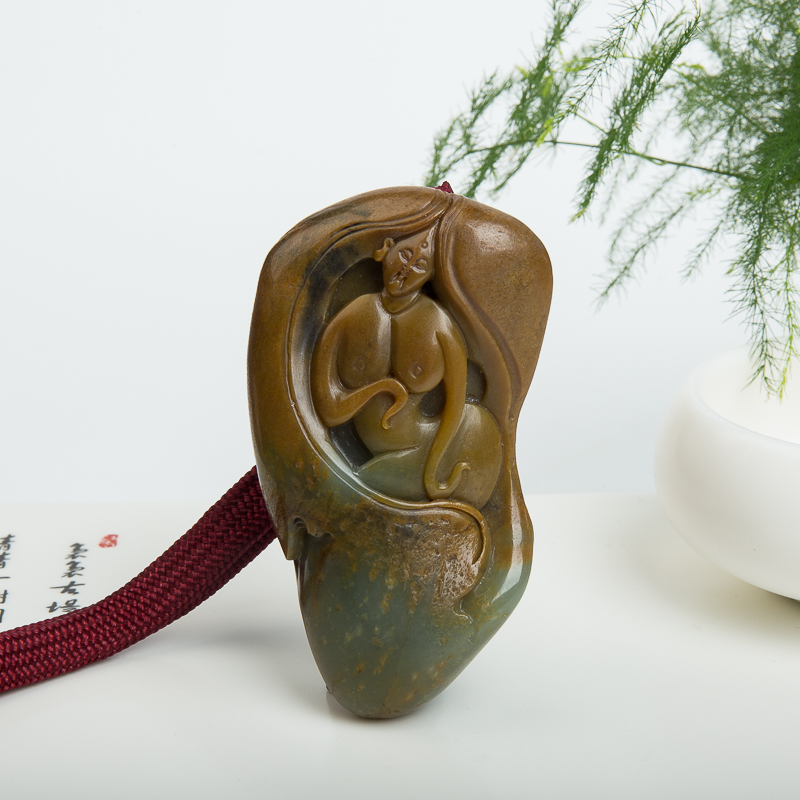 和田玉美女吊坠-红掌柜