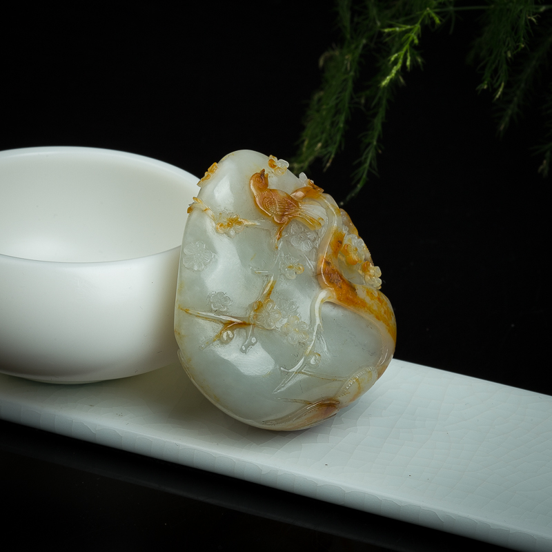 籽料俏色和田玉吊坠-红掌柜