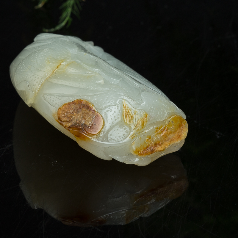 新疆籽料俏色和田玉常百财吊坠-红掌柜