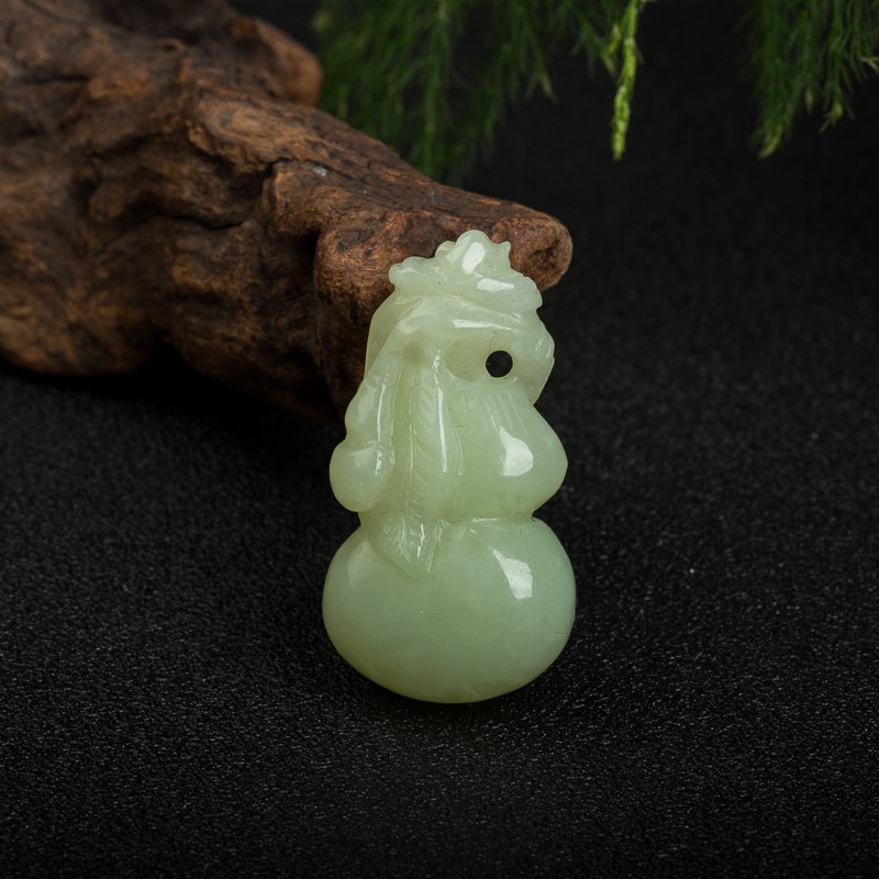 和田玉吊坠-红掌柜