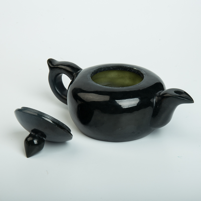 新疆和田青玉茶壶摆件-红掌柜