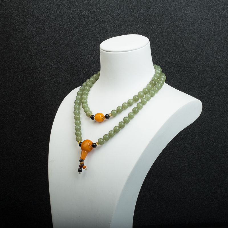 8.2mm天然俄罗斯山料和田青玉手串-红掌柜