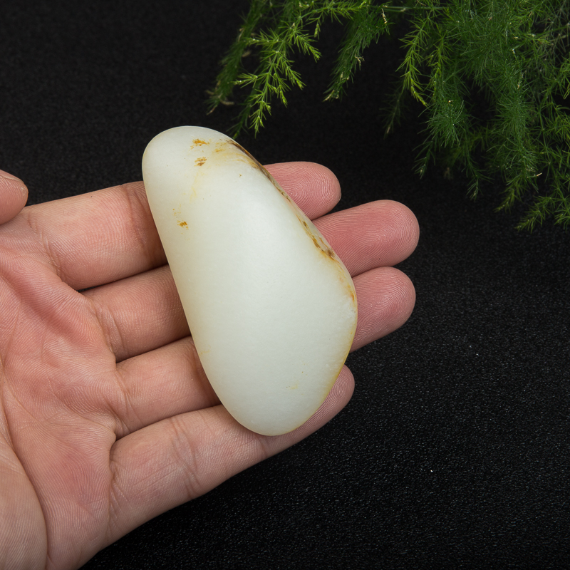 天然新疆籽料俏色和田玉原石-红掌柜