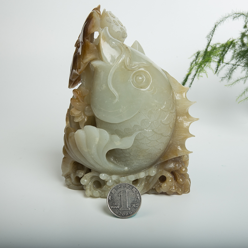 天然俄罗斯山料俏色和田玉年年有余摆件-红掌柜