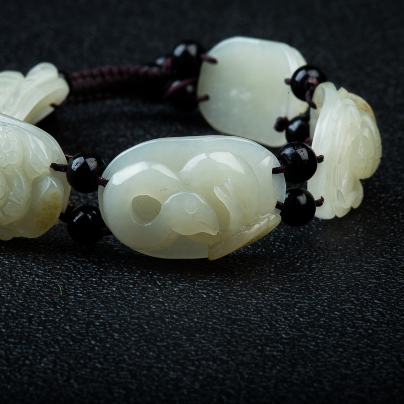 天然新疆和田白玉富甲天下手牌-红掌柜