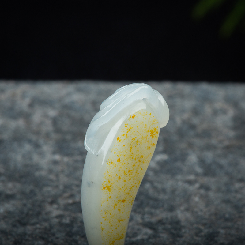 新疆籽料俏色和田玉福瓜吊坠-红掌柜