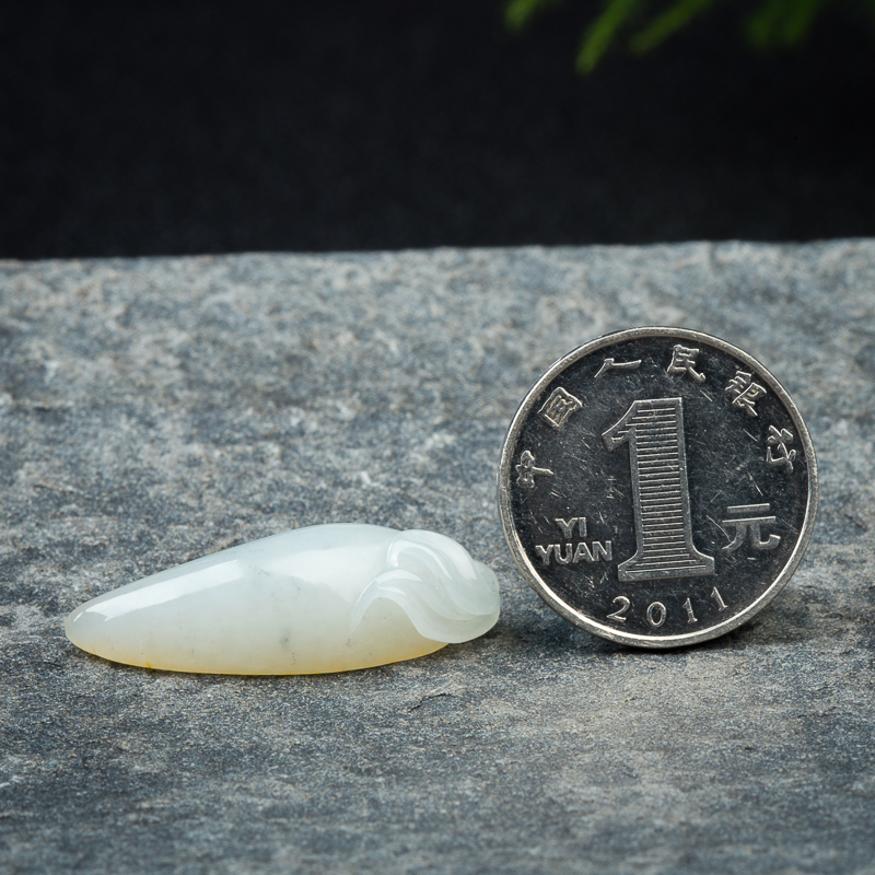 天然新疆籽料俏色和田玉福瓜吊坠-红掌柜