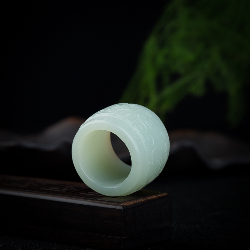 籽料和田青白玉扳指-红掌柜