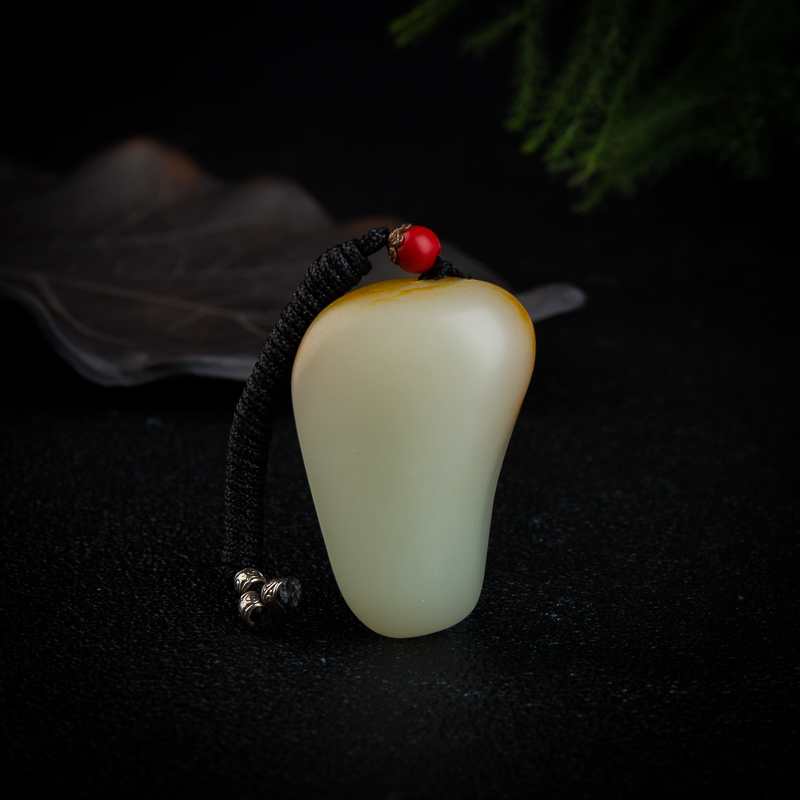 和田玉仕女吊坠-红掌柜