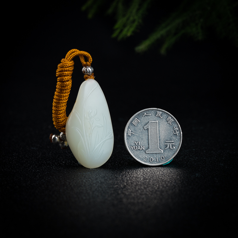 和田玉石上兰花挂件-红掌柜