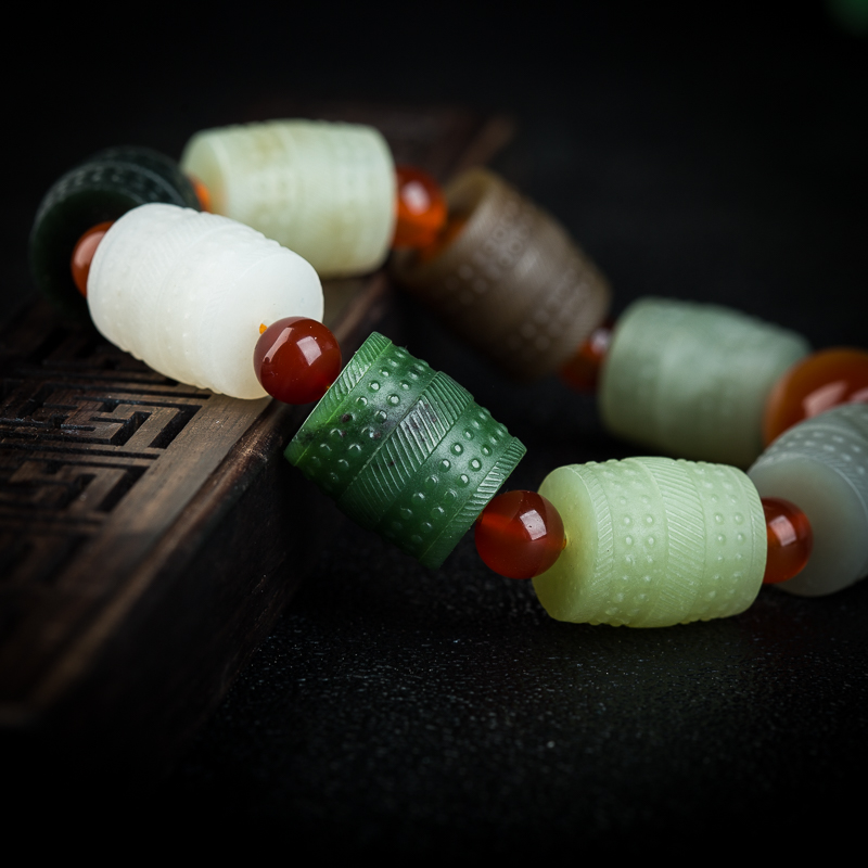 新疆天然山料彩色和田玉手串-红掌柜