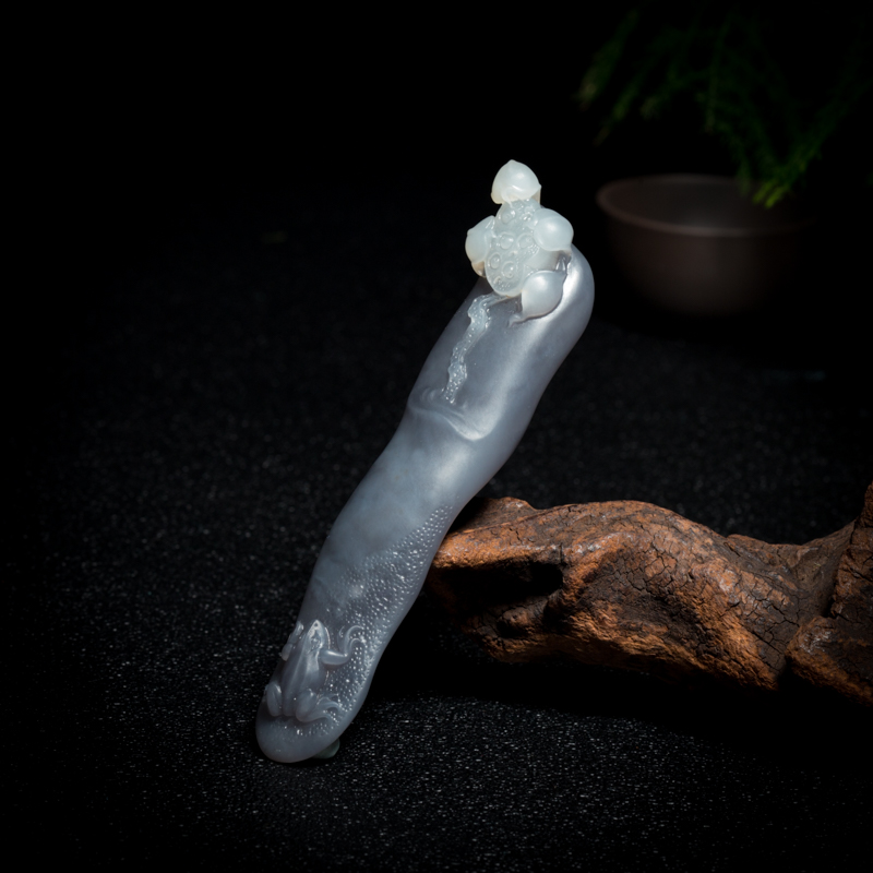 天然和田青花玉一莲幽梦小摆件-红掌柜