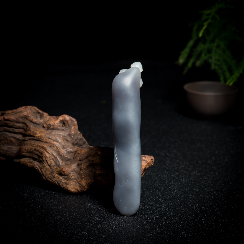 天然籽料和田玉一莲幽梦小摆件-红掌柜