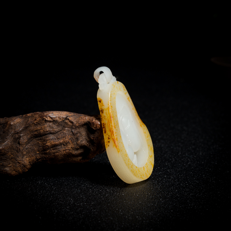 山料俏色和田玉花开见佛吊坠-红掌柜