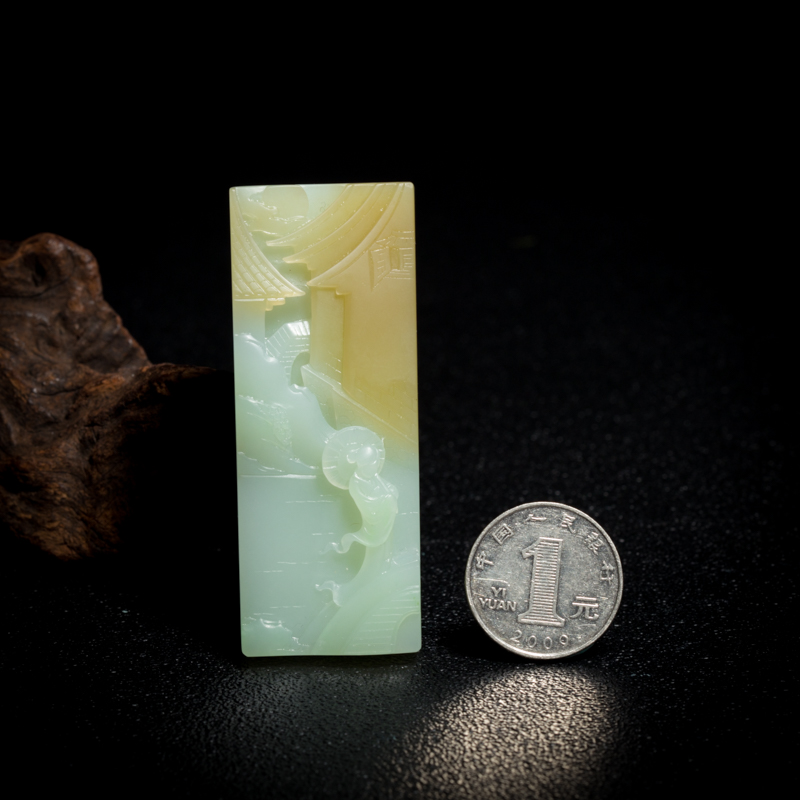 天然新疆山料俏色和田青玉蓦然回首吊坠-红掌柜