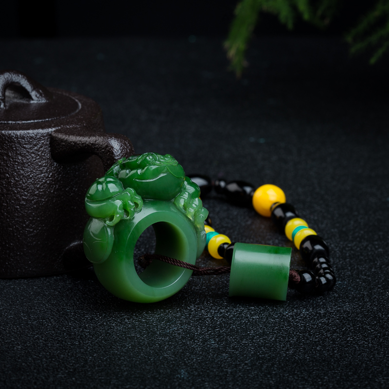 和田碧玉金蟾扳指-红掌柜