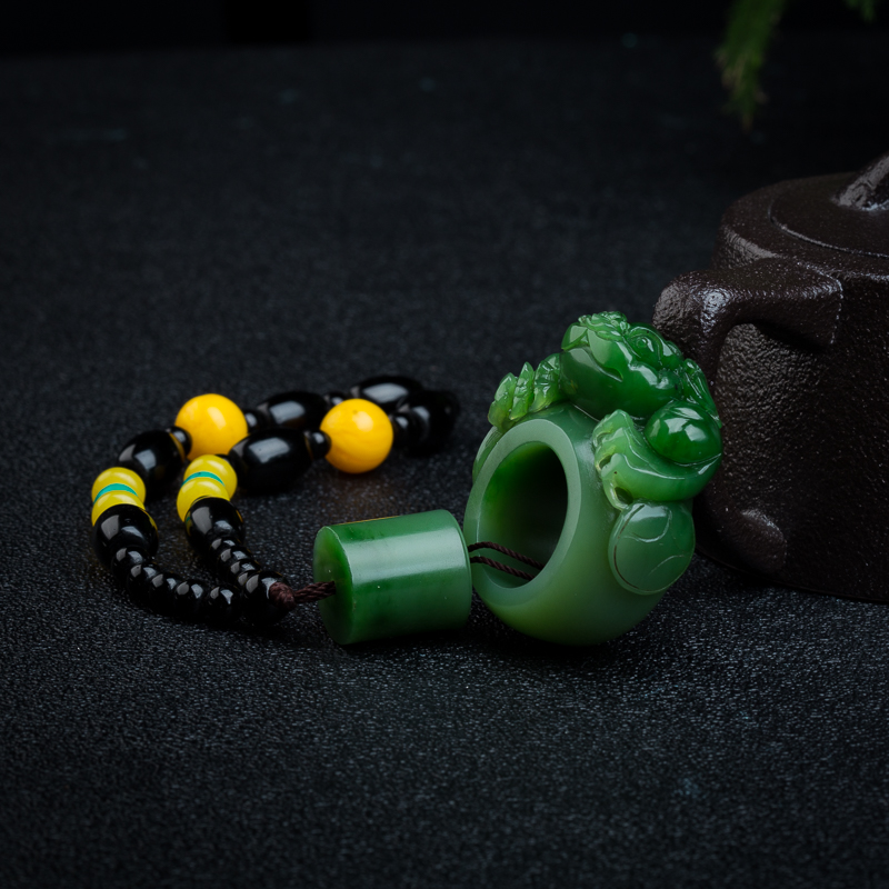 山料和田玉金蟾扳指-红掌柜