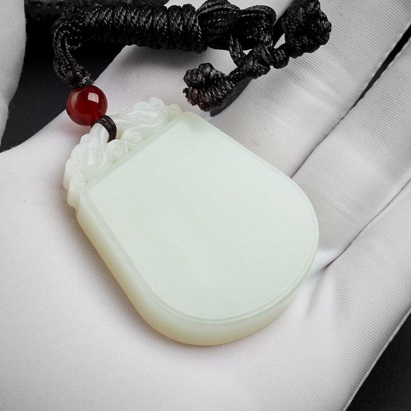 新疆和田玉府上有龙挂坠-红掌柜珠宝