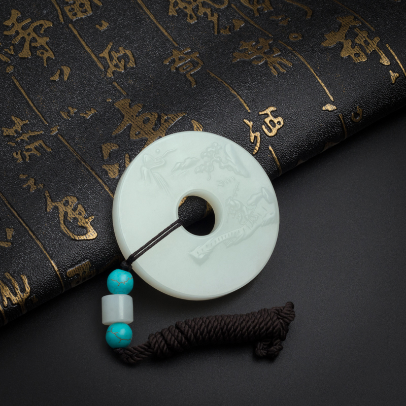 和田玉俏雕怀古吊坠-红掌柜