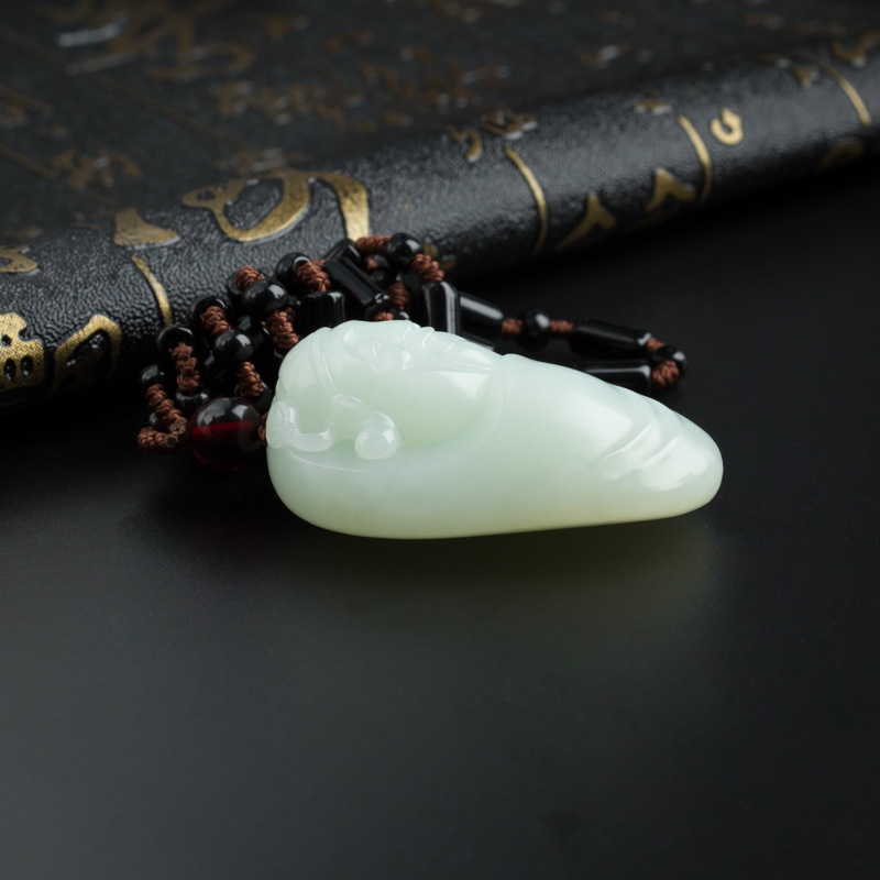 和田玉吊坠-红掌柜