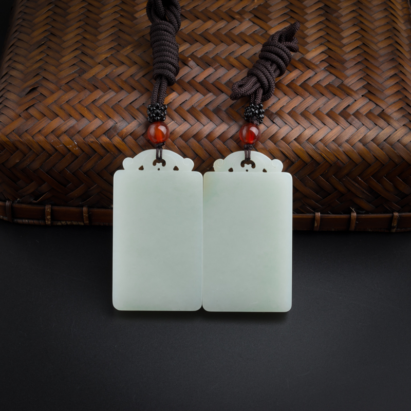 俄料和田玉吊坠-红掌柜